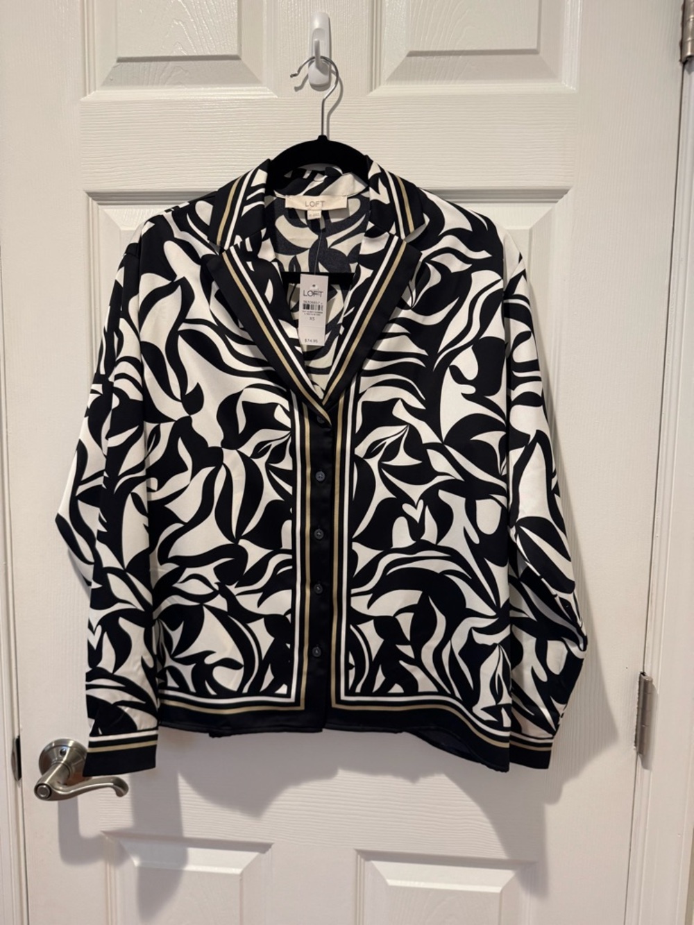 LOFT Black & White Abstract Print Button-Front top